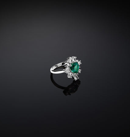 CHIARA FERRAGNI @ -  ANELLO CUORE EMERALD