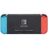 Console Nintendo Switch con una gioia rossa neon e un gioia blu neon