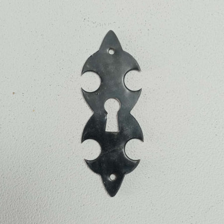 Bocchetta per mobili da 79x29mm buco chiave stile ferro battuto verniciata fumè