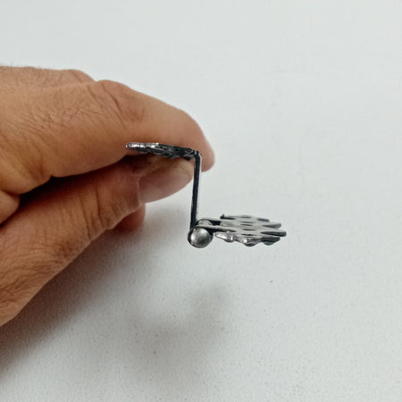 Cerniera da 67x38mm ali zancate stile ferro battuto verniciata fumè