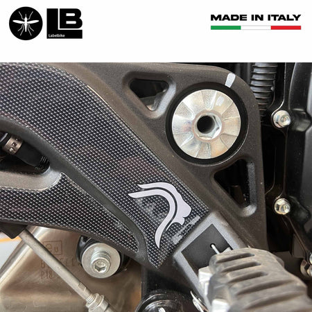 Adesivo 3D Protezione battitacco moto compatibile con Benelli Leoncino 500
