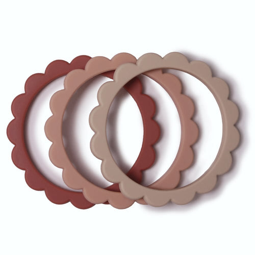 Brac. Massaggiagengive 3 In 1 Flower Rose-Blsh-Shftn Sand 7.5X7.5X0.5 Cm Mushie