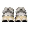 NEW BALANCE 9060 Sneakers in Grey da uomo