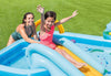 Centro Gioco Gonfiabile Jungle Adventure Intex, Piscina per Bambini con Scivolo, Palme, Fenicottero e Scimmia, Vinile Multicolore, Portata 80kg, 2+ Anni