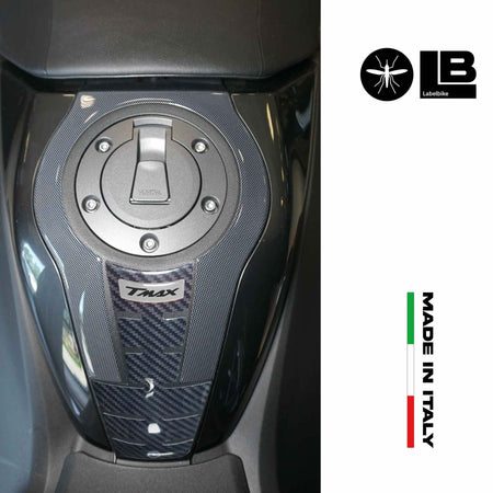 Adesivo resinato 3D Protezione Borchia Tunnel compatibile con Yamaha Tmax 2022