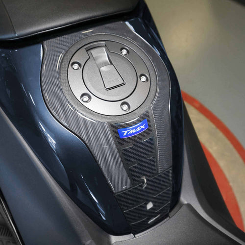 Adesivo resinato 3D Protezione Borchia Tunnel compatibile con Yamaha Tmax 2022