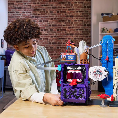 Hasbro - Spiderman Venomversus Ultimate Webcity Oscillando in Città