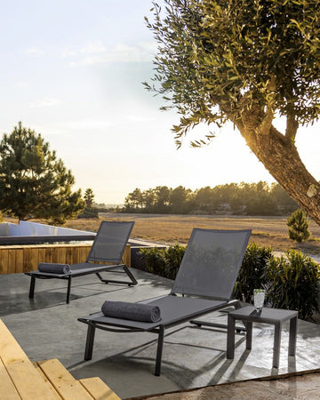 Lettino prendisole in alluminio verniciato "Cruise" con ruote, ideale per piscina e giardino