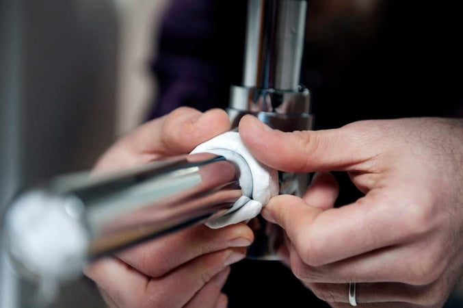 Adesivo riparativo "Acqua Stop" epossidico bicomponente resistente e duraturo 48 gr