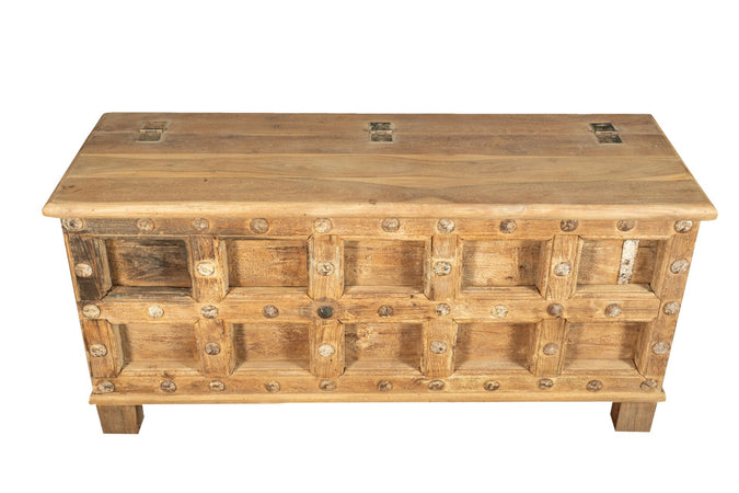 Biscottini Cassapanca antica originale in legno di teak intagliato con finitura decapata
