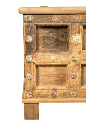 Biscottini Cassapanca antica originale in legno di teak intagliato con finitura decapata
