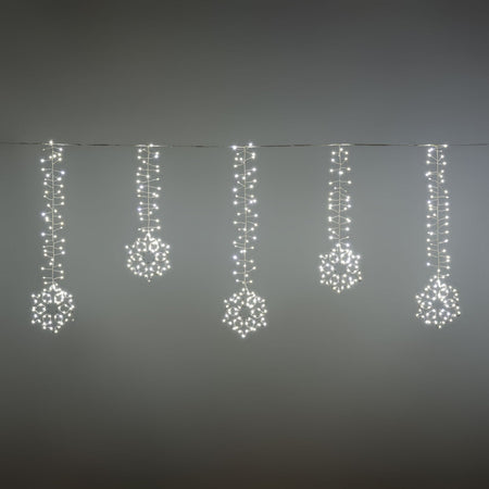 Cascata stalattite decorata cristalli di neve luminosi con led a luce fredda per esterno e interno