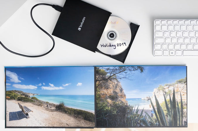 Lettore CD/DVD Esterno Slim USB 3.2 Gen1 con Porta USB-C