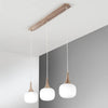 Sospensione lineare in metallo con tre diffusori in vetro Bianca/Legno 3Xe14 97X150X87Cm