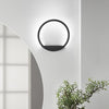 L’applique presenta una struttura in metallo e un diffusore in silicone Nero 15X35 cm