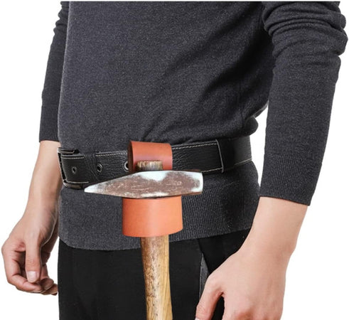 Portamartello realizzato in cuoio resistente per contenere un martello