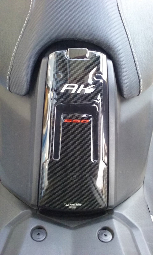 Adesivo Sportello Serbatoio 3d Compatibile Scooter Kymco Ak 550 2017-2022