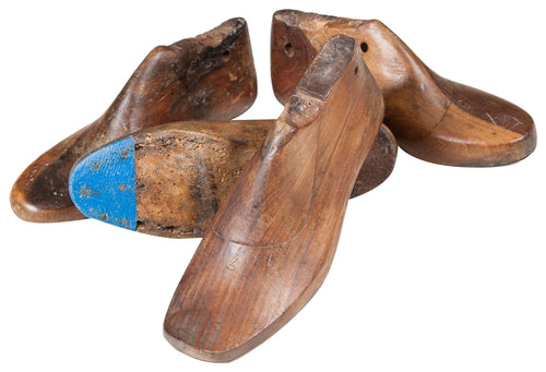 Biscottini Vecchia forma di scarpa anticata in legno misure e forme assortite usata