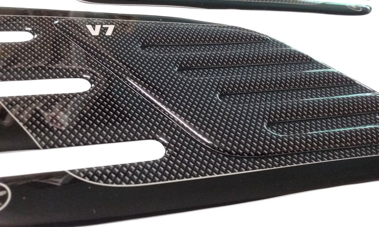 2 PROTEZIONI GINOCCHIA LATERALI SERBATOIO 3D compatibili per MOTO GUZZI V7 NEW