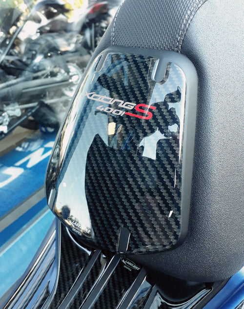 ADESIVO 3D Protezione borchia Sella compatibile per Kymco XCITING S 400i 2018-23