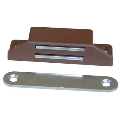 Cricchetto Magnetico Sportelli 658 - Mm 65X19 H.Mm 15 Kg 8 + Incontro Marrone- 50 Pezzi