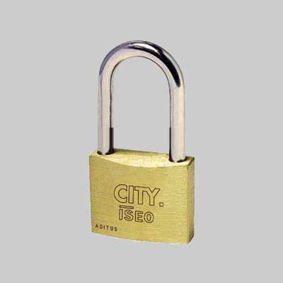 Lucchetto Ad Arco Lungo 'Aditus' Iseo 40X47 Mm - Iseo