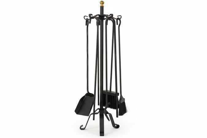 Set 4 Attrezzi Con Treppiedi Per Camino Cm.55H.