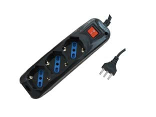 Multipresa 3 Posti Con Schuko E Con Interruttore Nera Colore Nero Syntesy