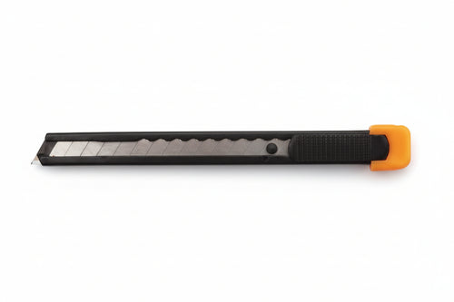 Cutter Piccolo Mm.9 In Metallo - 12 Blister Alte