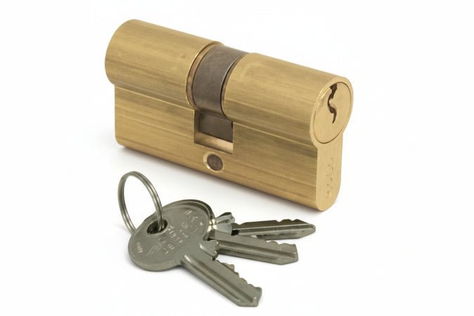 Cilindri A Infilare Logo Sagomato 08011 Mm.80 Decentrato (35X45) 08011190 Cisa