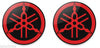 2 ADESIVI in RESINA 3D YAMAHA DIAPASON per MOTO e SCOOTER diam. 50 mm Nero-ROSSO