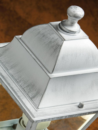 Lampione Con Colonna 'Old' 60 W - Cm 18 X 18 X H 121 Bia./Arg. - Sovil