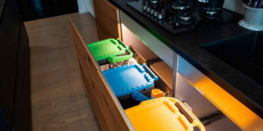 Pattumiera Per Raccolta Differenziata 'Ecoplus' 7 Lt.- Cm 25 X 25,7 X H 21,7 Corpo+Coperchio Marrone - Ecoplast