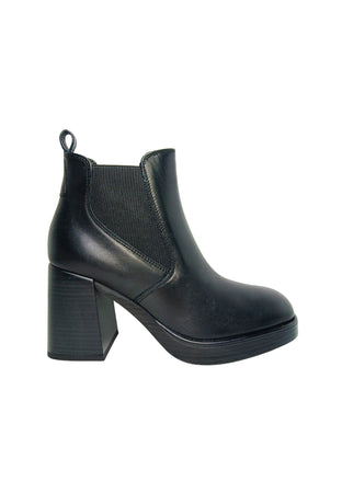 FABBRICA DEI COLLI Scarpe Donna Fabbrica Dei Colli Stivaletto in pelle, con comode fasce elastiche laterali e tacco. da donna