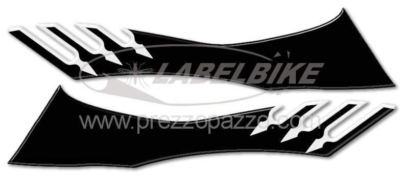 2 ADESIVI 3D GRANDI NERI-CARBONIO TUNING T MAX per SOTTO SELLA MOTO YAMAHA TMAX 08-11