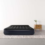 Materasso Gonfiabile Pillow Rest Queen Doppio Con Pompa Incorporata Cm. 203X152X42H. Peso Kg.7,20 (64124) Intex