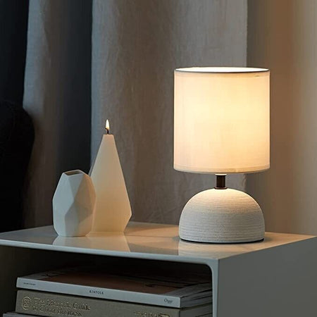 Lampada da tavolo a LED in ceramica color cappuccino, forma arrotondata