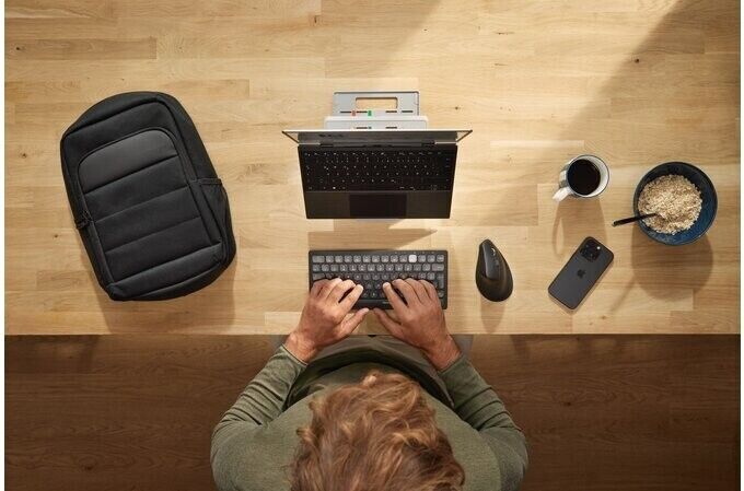Kensington MultI-Device Dual Compact Tastiera Compatta Wireless 2.4