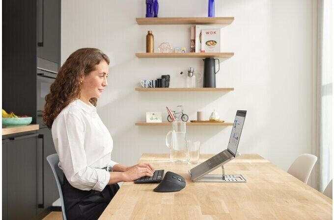 Kensington MultI-Device Dual Compact Tastiera Compatta Wireless 2.4