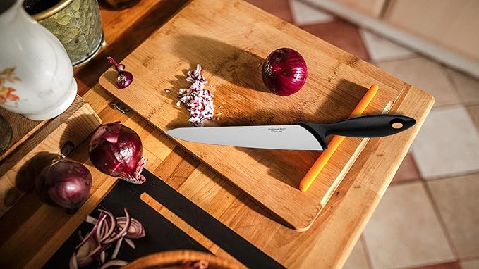 Fiskars Coltello Cucina Essential Lama Cm. 21