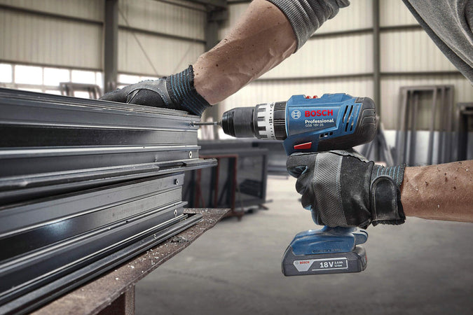 Bosch Trapano Avvitatore Con Percussione Gsb 18V-25 2 Batterie 2,0 Ah In L-Case + 63 Accessori