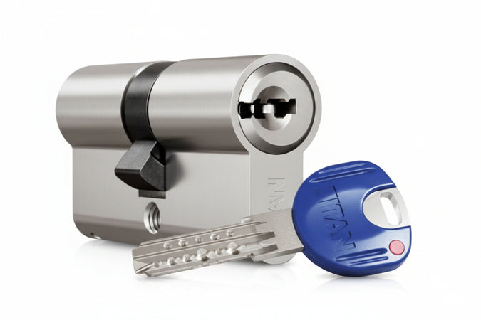 Cilindro Europeo Sagomato Titan K66- - Mm.100 (30X70) (K66-Ng3070-5Ch+1C/Bc) - 1 Pezzi Cr