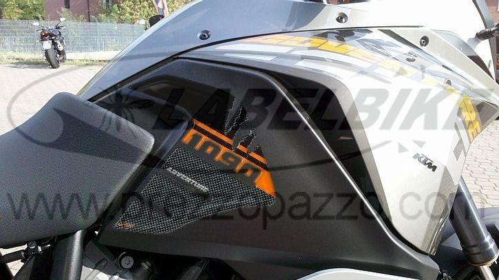 2 adesivi 3D PROTEZIONI LATERALI SERBATOIO compatibile per MOTO KTM 1090 ADVENTURE