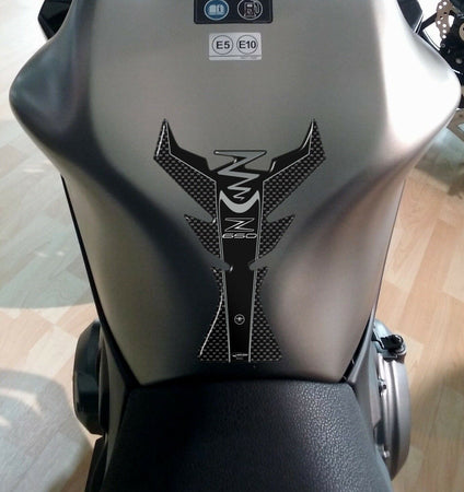 KIT ADESIVI 3D PROTEZIONI SERBATOIO compatibili per MOTO KAWASAKI Z650 carbon