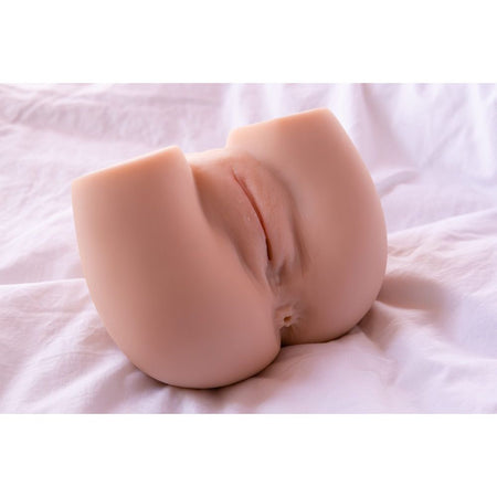 Masturbatore realistico Connie con ano e vagina vibrante vibrazione 2,2 kg