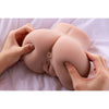 Masturbatore realistico Connie con ano e vagina vibrante vibrazione 2,2 kg
