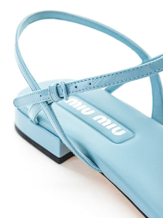 Miu Miu Sandalo Infradito in Vernice Azzurra da donna