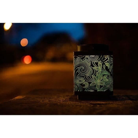 Lanterna solare - GARDEN ID Attract - Verde 11 x 11 h15 cm - Autonomia da 6 a 8 ore - Cellulare - Tasto on/off.