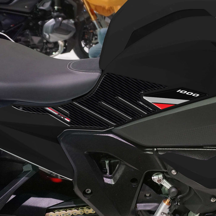 Pellicola Adesiva Auto Adesivi In Gel 3D Protezione Zona Accensione Per Scooter Kymco AK 550 - Trasparenti, Made In Italy Adesivi Gel 3D KYMCO AK550 - Foto 4