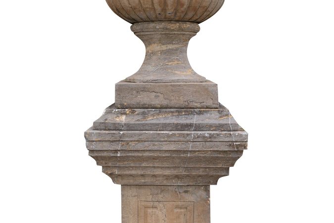 Biscottini Vaso Scultura Biscottini Pietra Naturale Completo di Base 65x65x198 Arredo